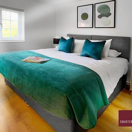 Wokingham - 2 Bed Modern House - Parking Apartment Екстериор снимка