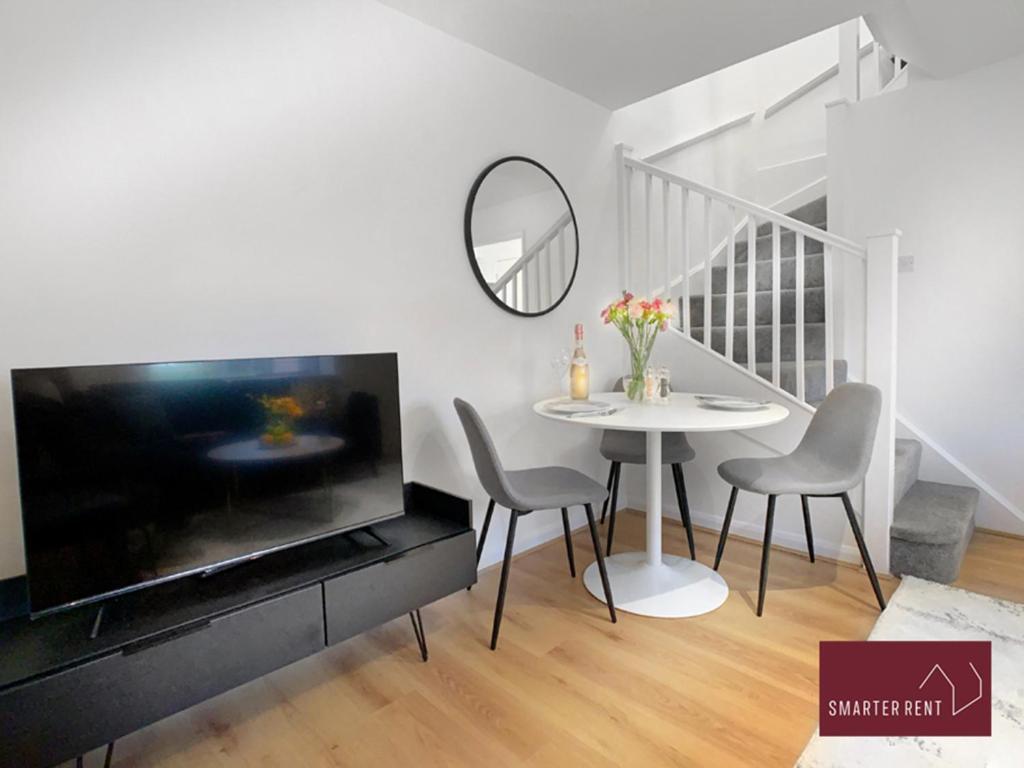 Wokingham - 2 Bed Modern House - Parking Apartment Екстериор снимка